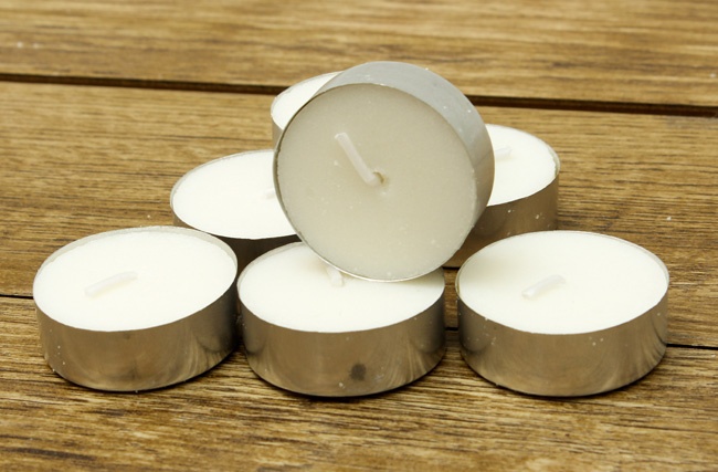 khuyen mai hop nen tealight gia re