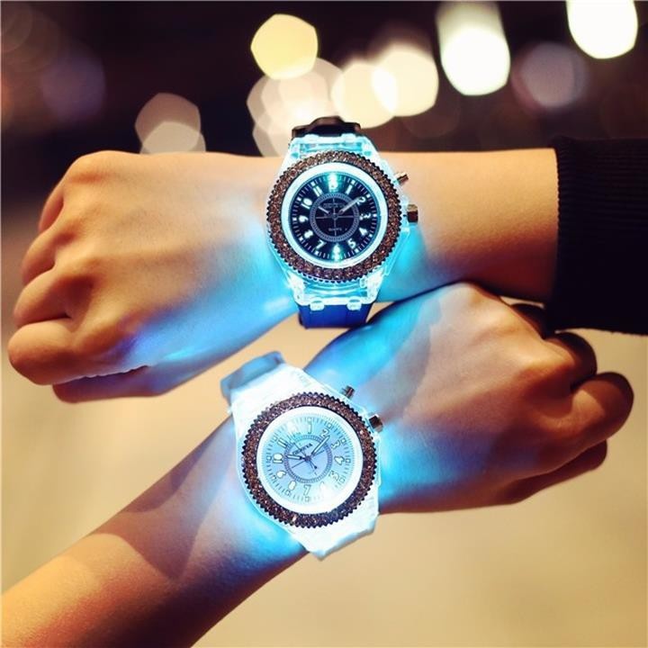 Đồng hồ phát sáng 7 màu NC111 10