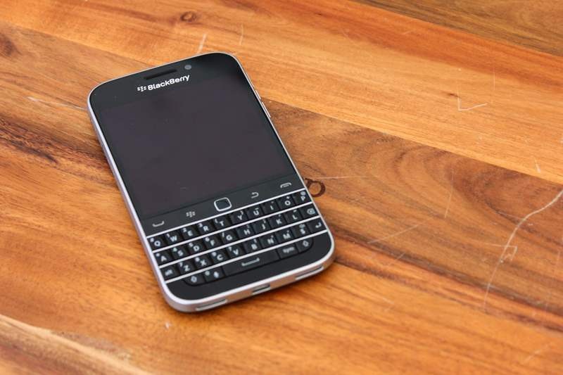 Điện thoại BlackBerry Classic Q20 Classic Đẳng Cấp Doanh Nhân - Q20 8
