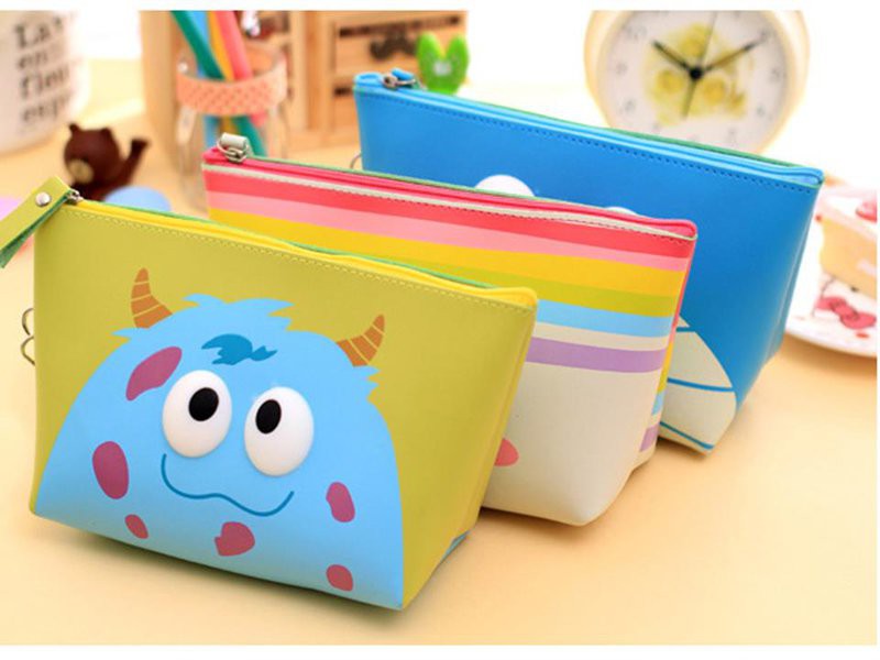 Túi đựng mỹ phẩm hoạ tiết hoạt hình. 1